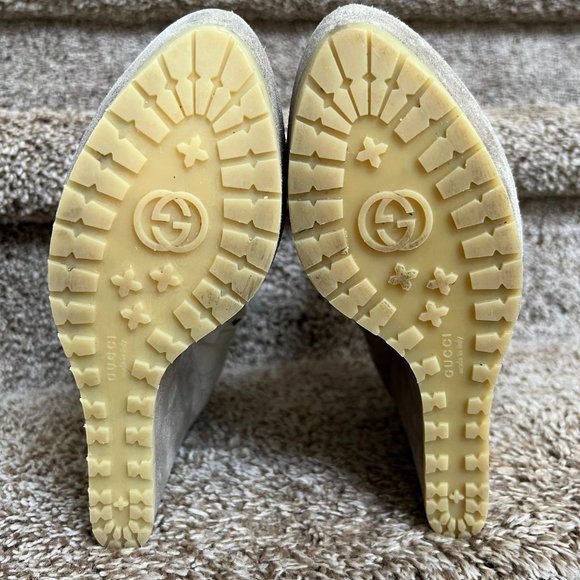 Gucci Women's Nude Suede 'GG' Logo Wedge Ankle Zip-Up Booties. - Picture 7 of 16